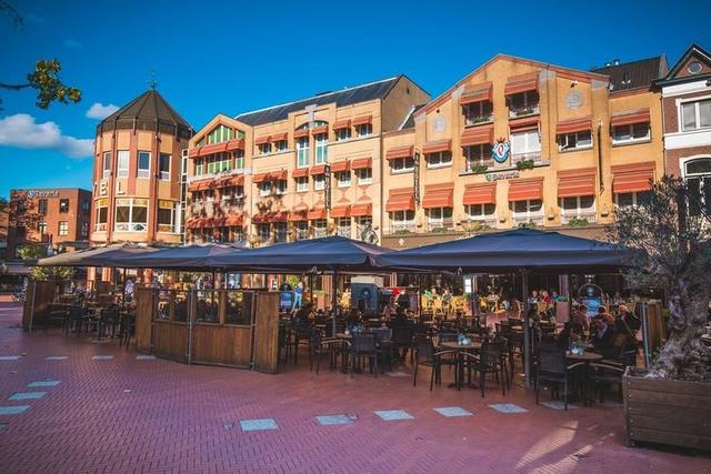 Queen Hotel Cafe Restaurant