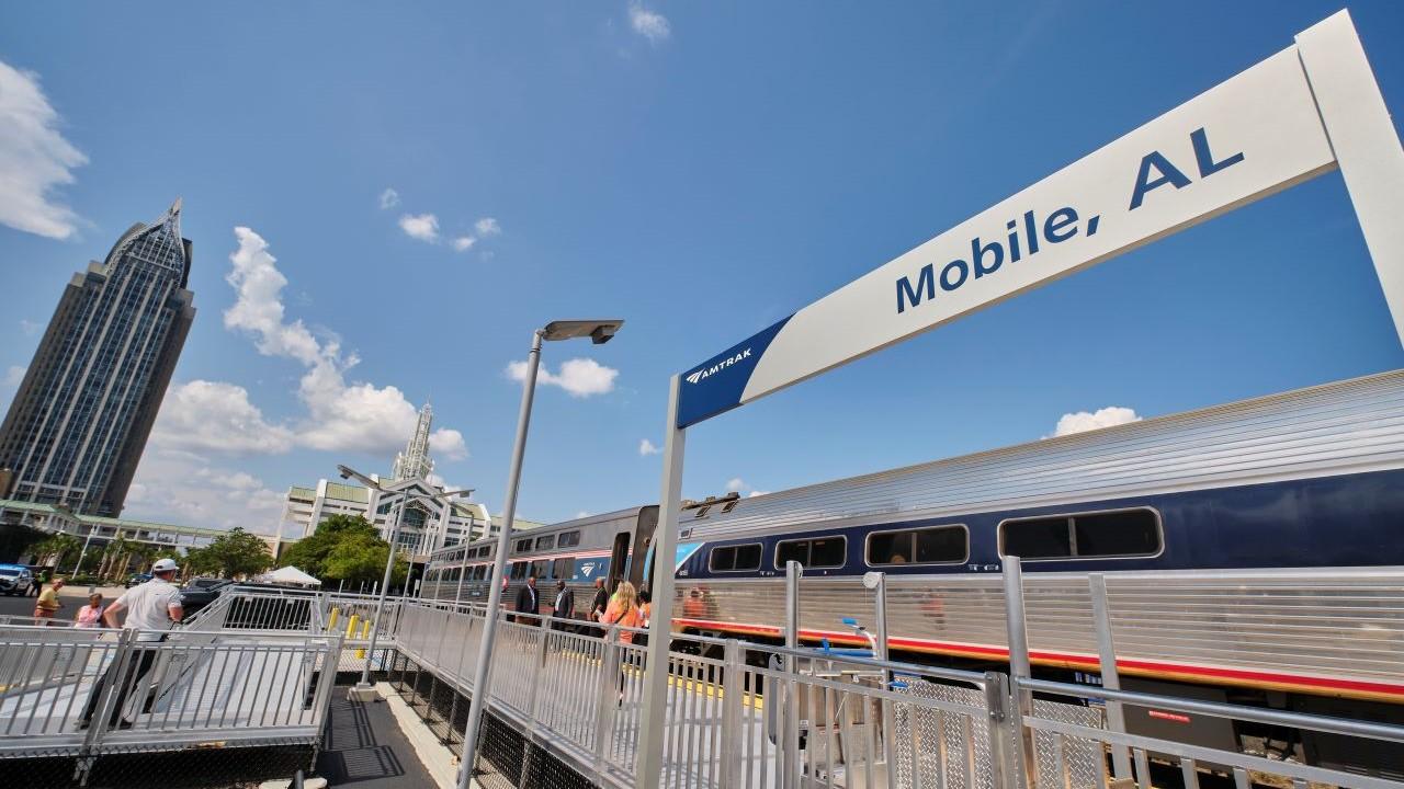 Amtrak Mardi Gras Service