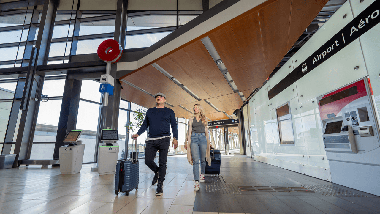 International Airport (YOW)