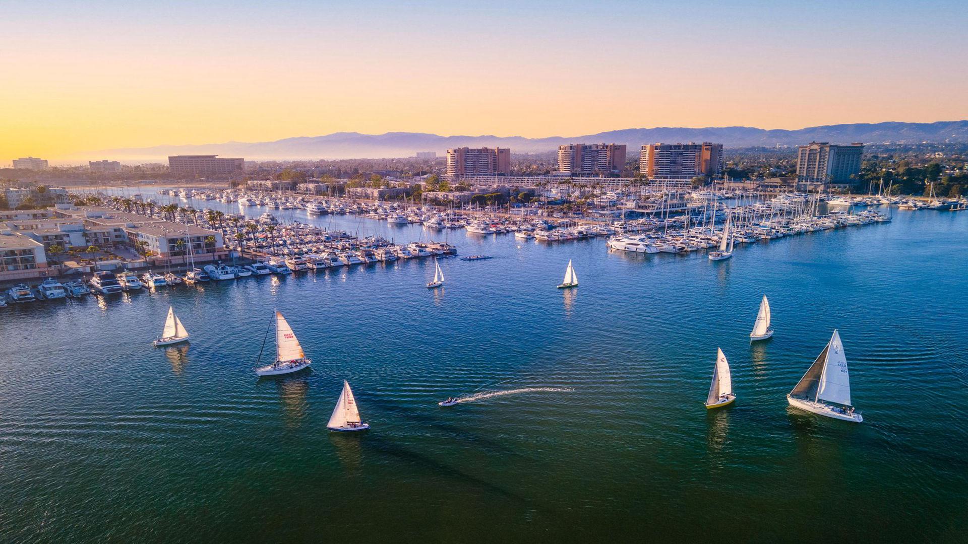 Events and meetings in Marina del Rey, conveniently located 4 miles from LAX