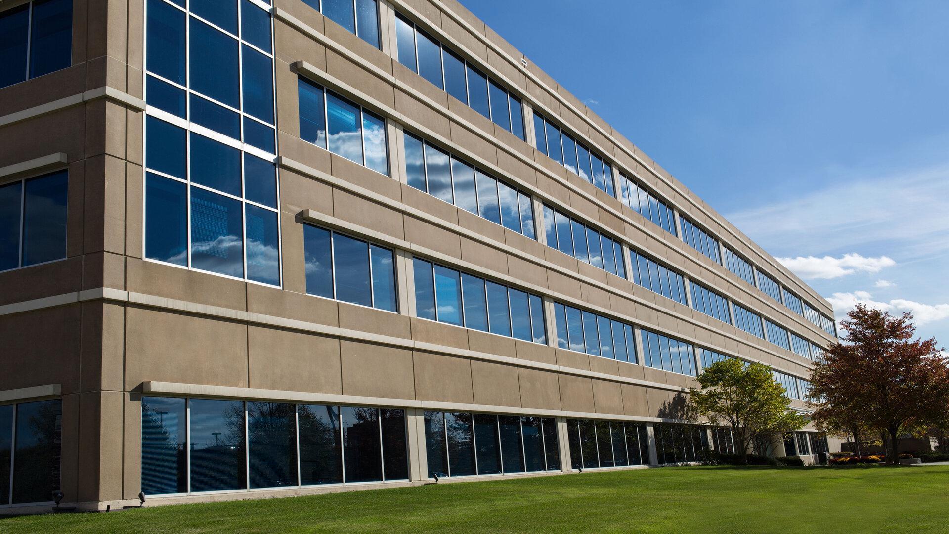 For planners looking in the Chicago area for meeting and event venues with easy international access