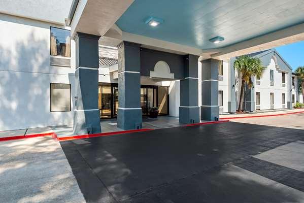 Quality Inn and Suites Lafayette