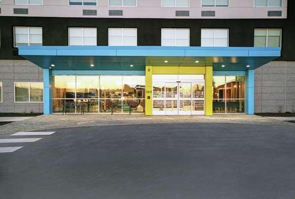 Tru by Hilton Portland Airport Area