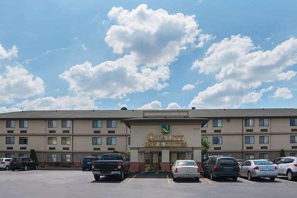 Quality Inn and Suites Detroit Metro Airport