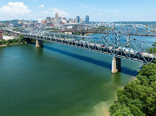 Holiday Inn Express & Suites Cincinnati Riverfront