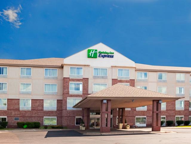 Holiday Inn Express Hotel & Suites St. Croix Valley