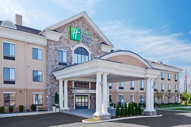 Holiday Inn Express & Suites Warminster - Horsham