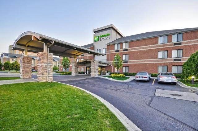 Holiday Inn Express Romulus / Detroit Airport