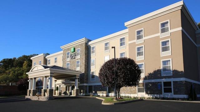 Holiday Inn Express Hotel & Suites Danbury - I-84