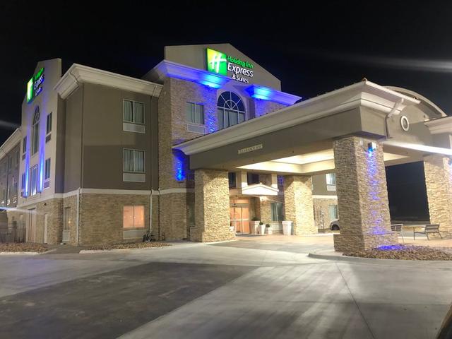 Holiday Inn Express Hotel & Suites Woodward Highway 270