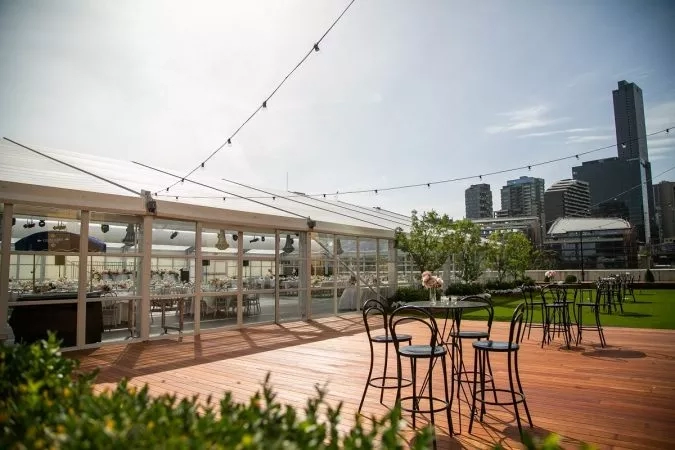 Crown Aviary Outdoor