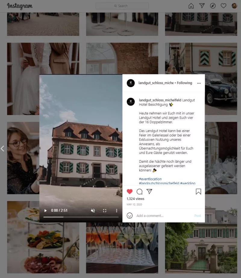 A picture of a building with a sign that reads "landgut schloss michelfled Landgut Hotel Besichtigung".