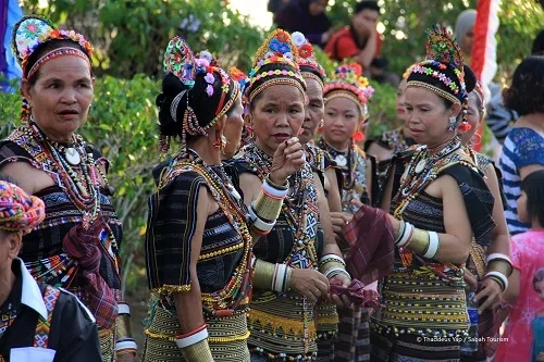 Rungus ladies in traditional costume at the Harvest Festival, Sabah, Borneo, Malaysia, Asia.