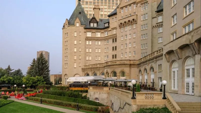 Fairmont Hotel Macdonald