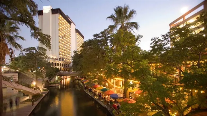 Hilton Palacio del Rio