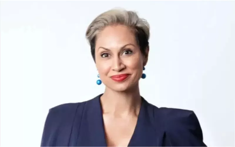 headshot of Shonali CEO of Mia