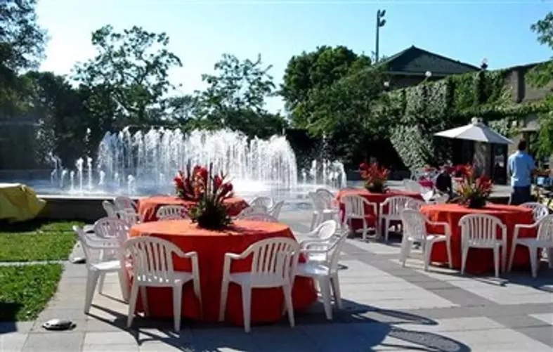 Outdoor and garden spaces for warm weather