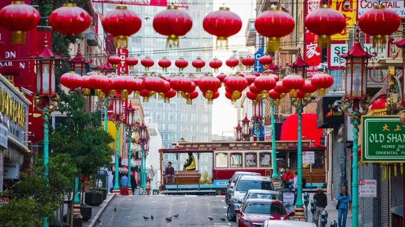 Walk through Chinatown