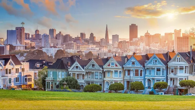 Find your postcard shot at Alamo Square