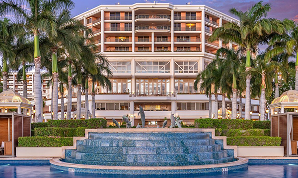 Four Seasons Resort Maui at Wailea exterior shot with pool and fountain in front of hotel