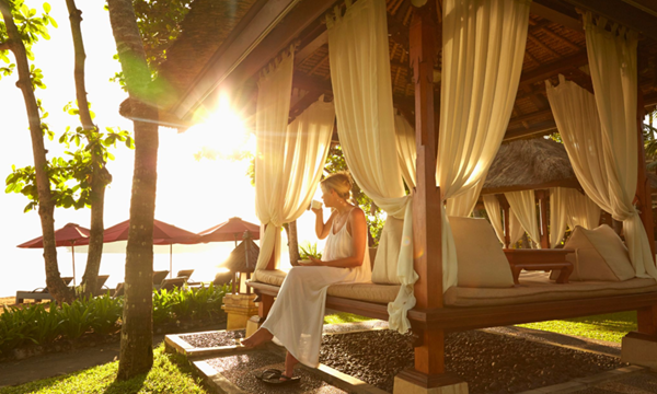 Outbook the Best: Land Luxury and Incentive Groups Before the Competition