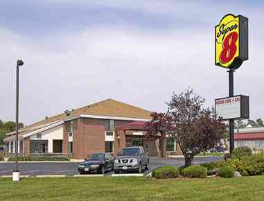 Super 8 by Wyndham Watertown WI em Watertown, WI