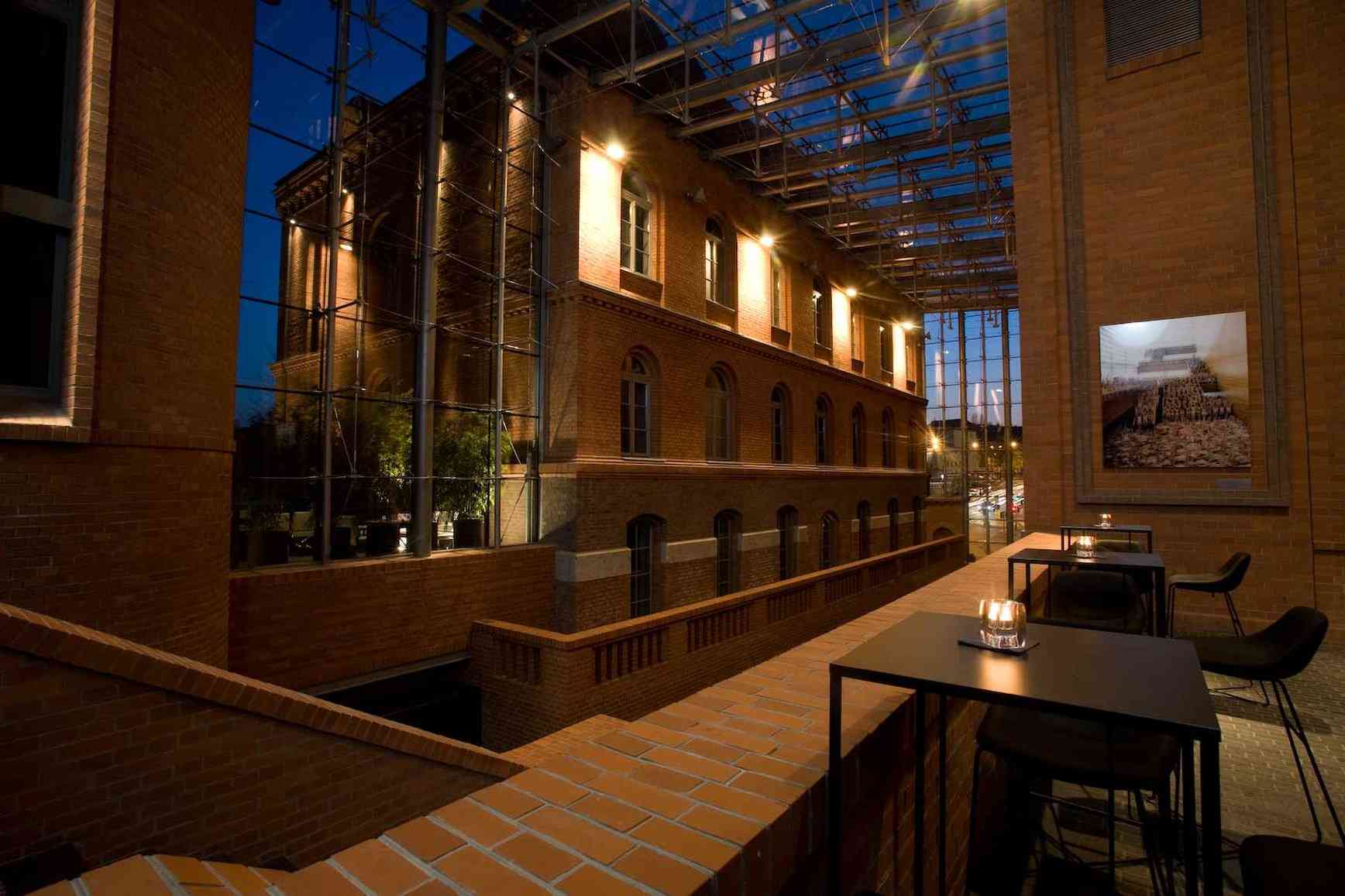 Poznan, PL 的 Blow Up Hall 5050