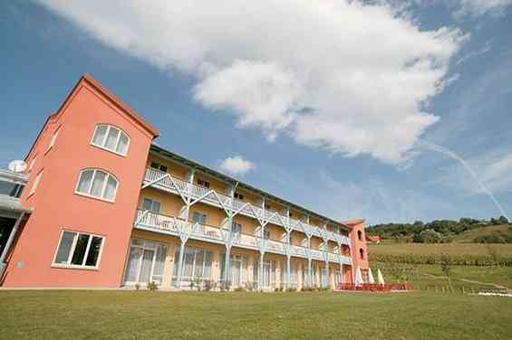 Gnas, AT 的 JUFA Hotel Vulkanland