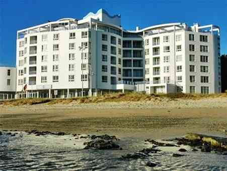 Ocean Breeze Hotel в Cape Town, ZA