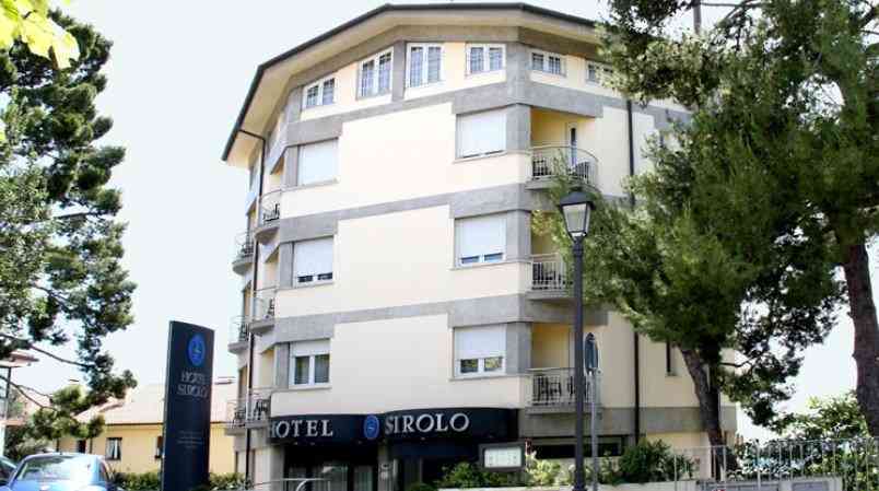 Sirolo, IT 的 Hotel Sirolo
