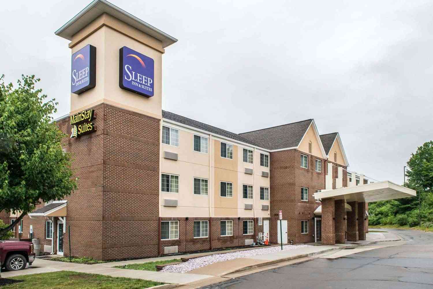 Sleep Inn and Suites Pittsburgh в Pittsburgh, PA