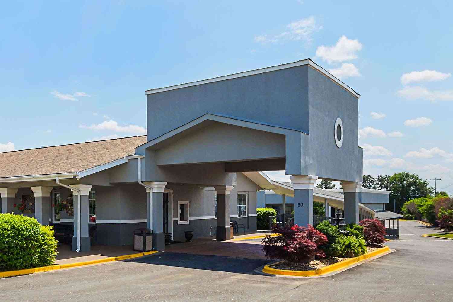 Quality Inn and Suites Greenville - Haywood Mall в Greenville, SC