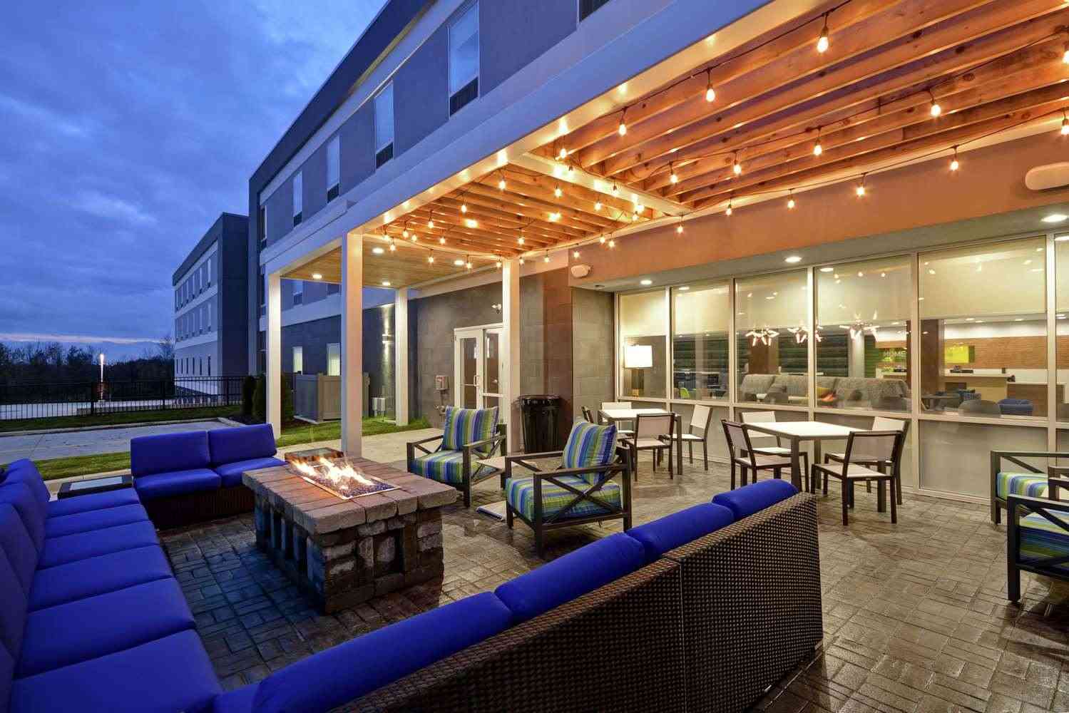 Home2 Suites by Hilton Grand Rapids North в Grand Rapids, MI