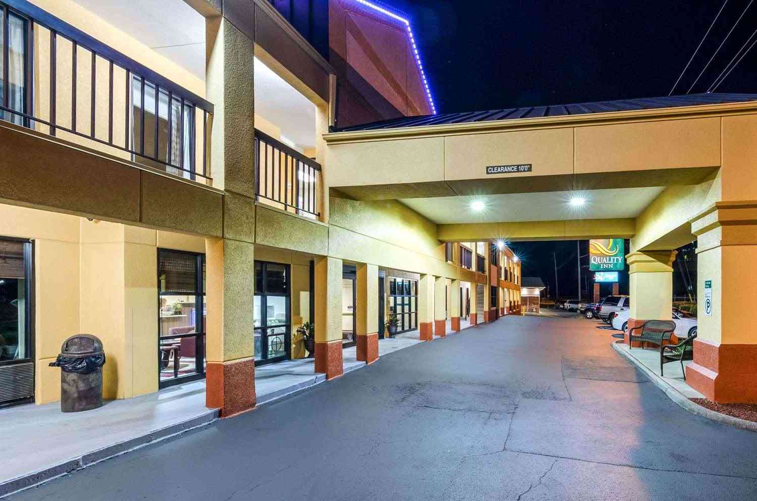 Quality Inn Tanglewood в Roanoke, VA