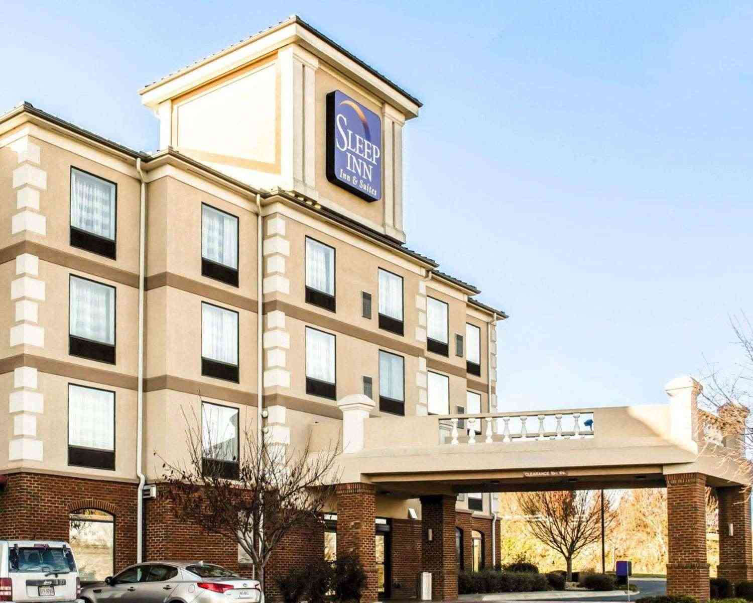 Sleep Inn and Suites Virginia Horse Center в Lexington, VA