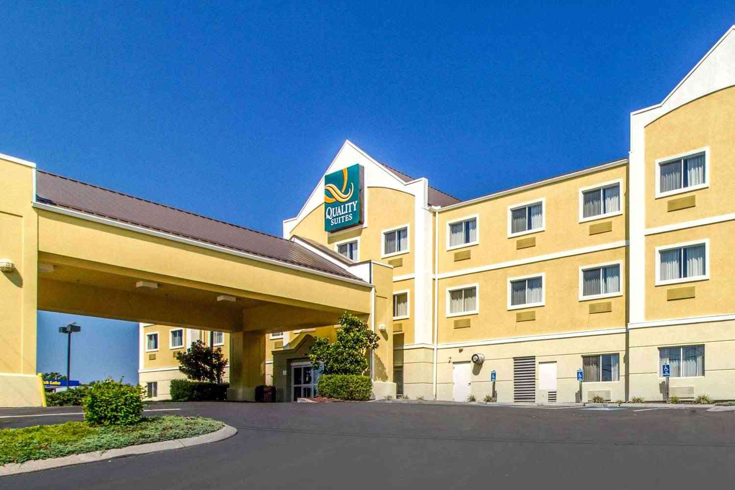 Quality Suites Corbin в Corbin, KY