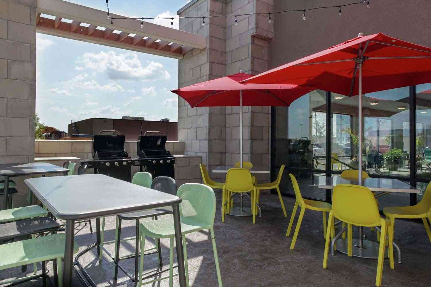 Home2 Suites by Hilton Louisville Airport Expo Center в Louisville, KY