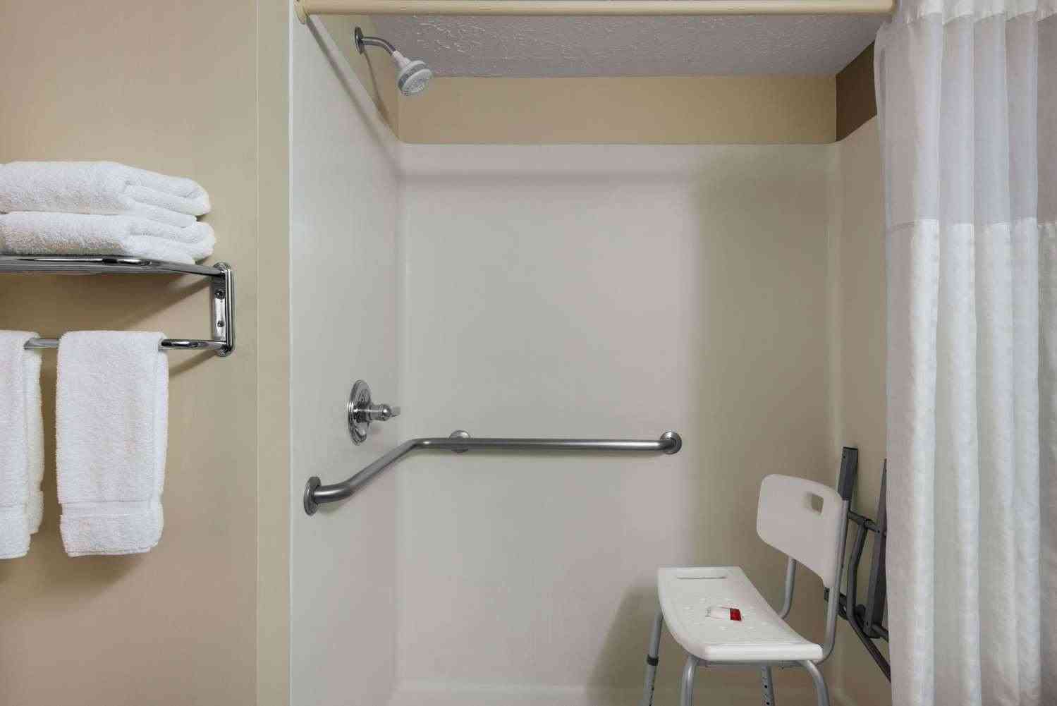 Baymont by Wyndham Belleville Airport Area à Belleville, MI