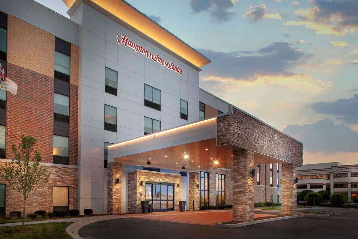 Hampton Inn & Suites Chicago-Burr Ridge в Burr Ridge, IL