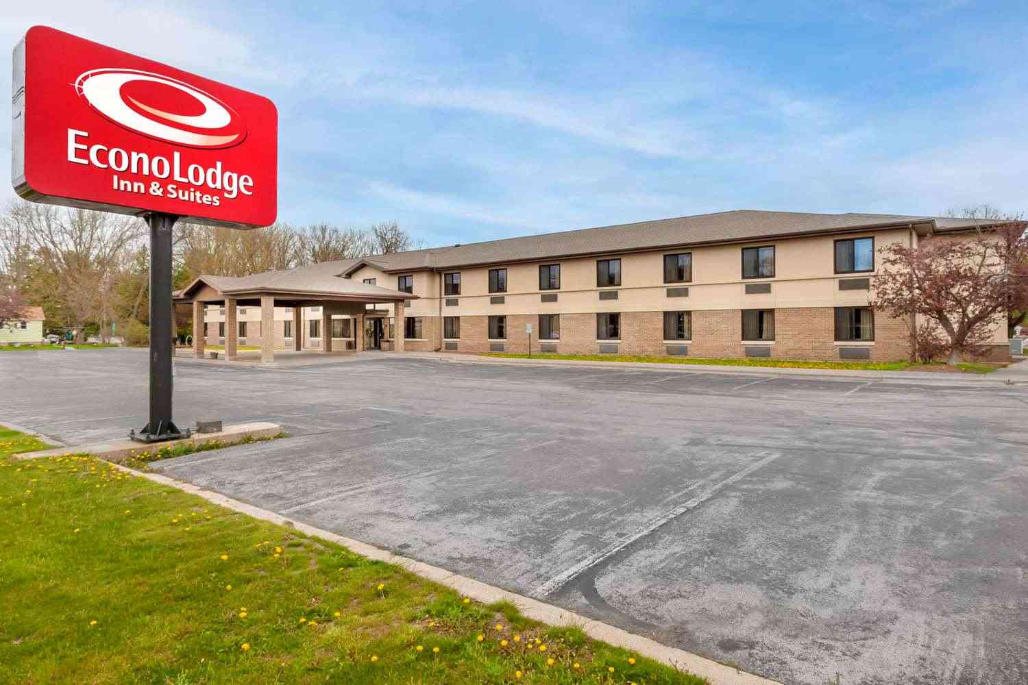 Econo Lodge Inn and Suites Oconto em Oconto, WI