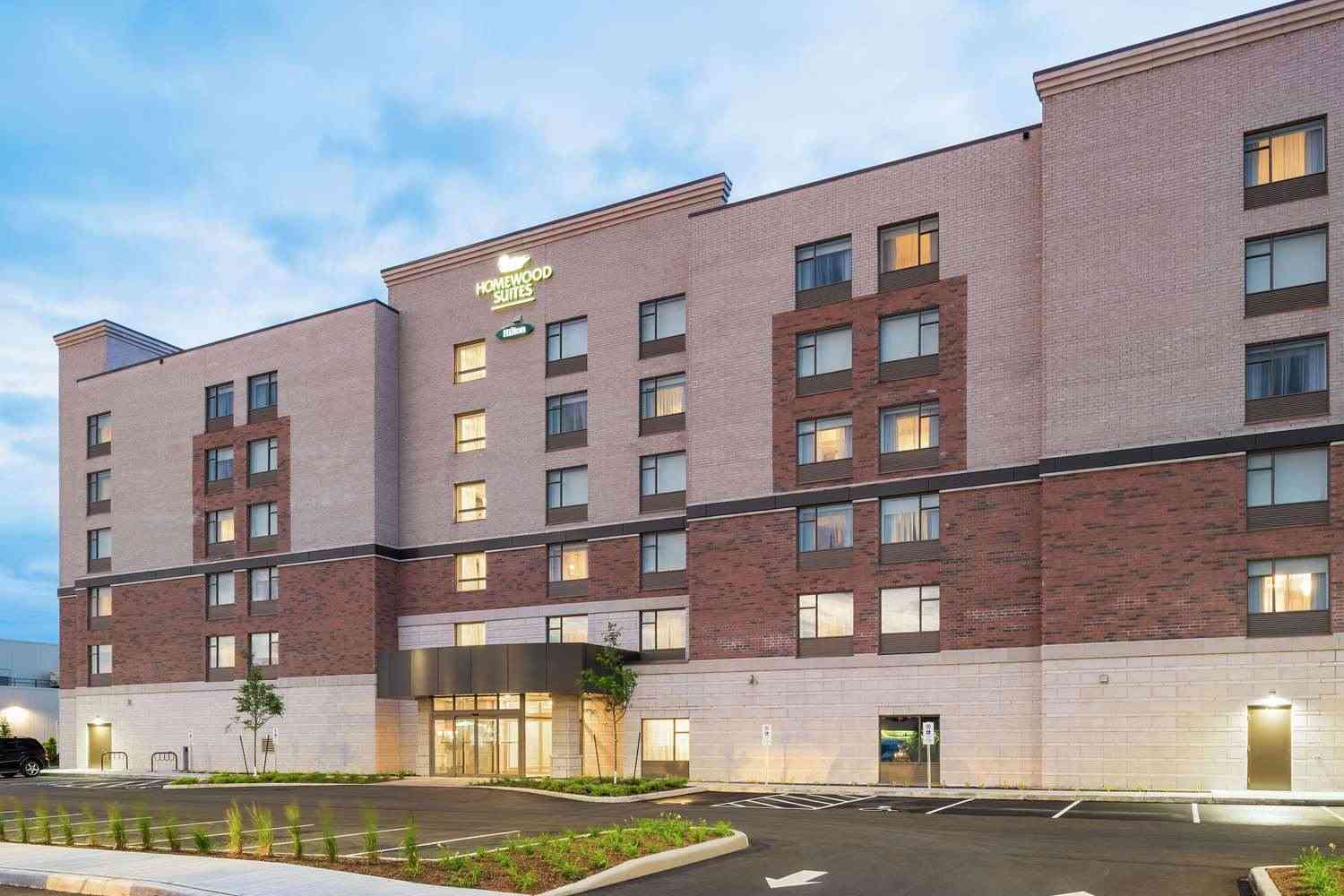 Homewood Suites by Hilton Ottawa Airport, Ottawa, ON