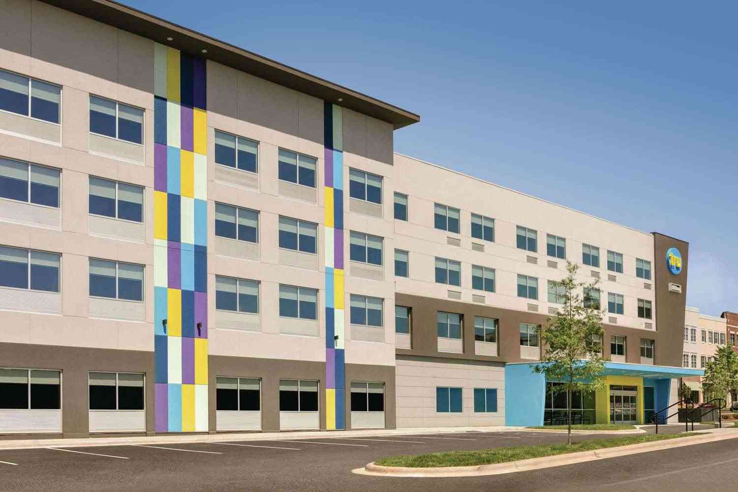 Tru by Hilton Charlotte Ayrsley in Charlotte, NC