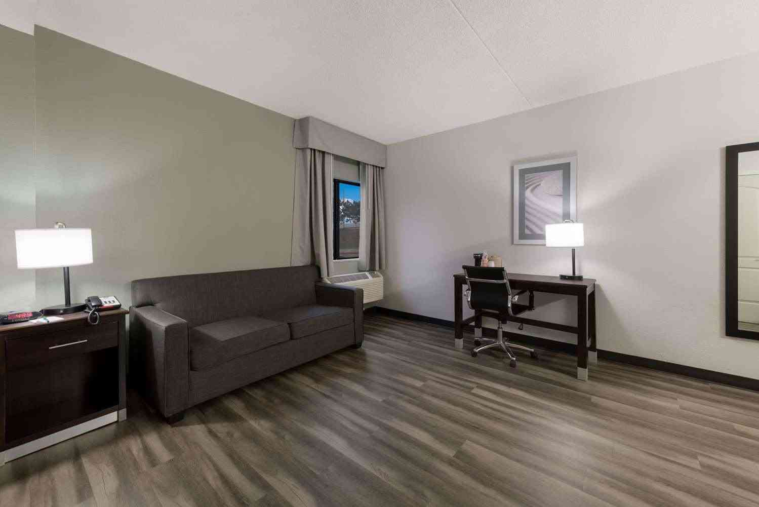 Quality Inn Merriam в Merriam, KS