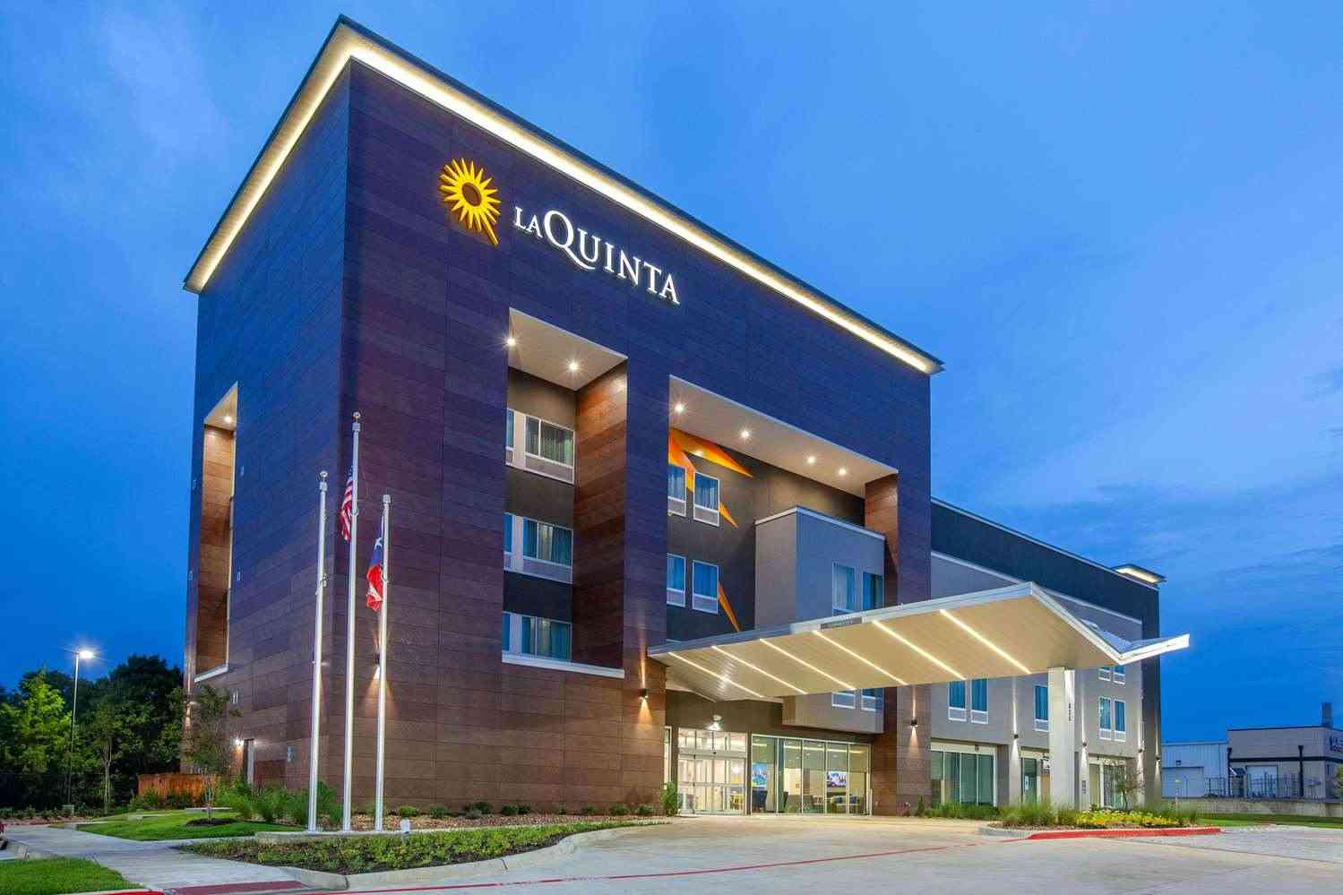 La Quinta Inn & Suites by Wyndham Dallas Duncanville, Duncanville, TX
