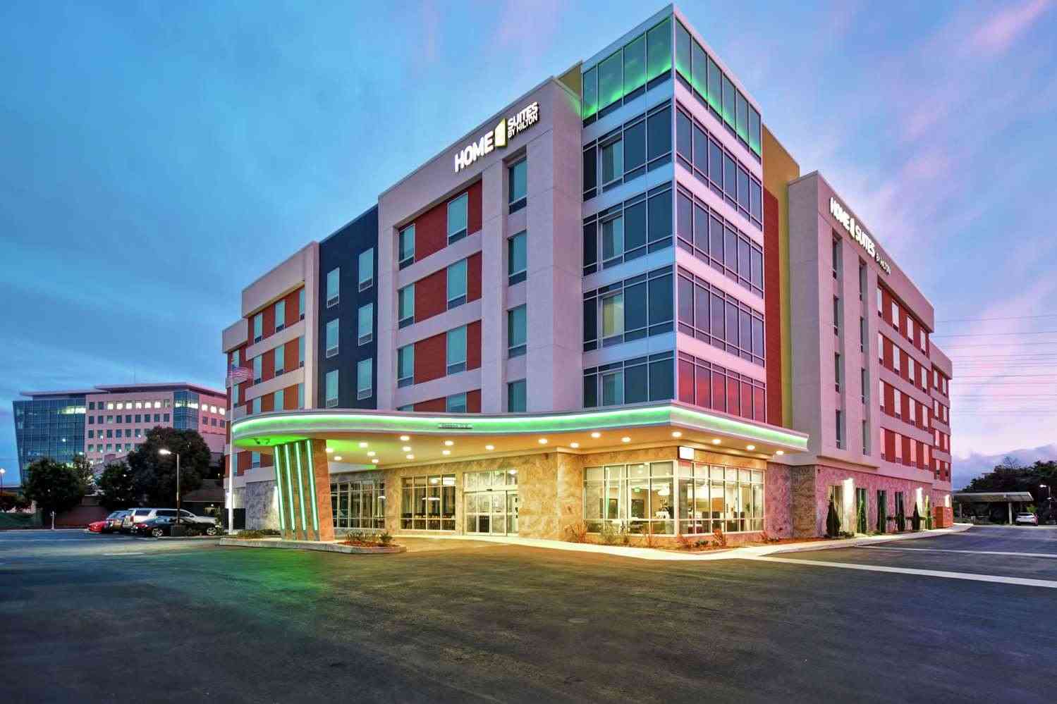 Home2 Suites by Hilton San Francisco Airport North в South San Francisco, CA