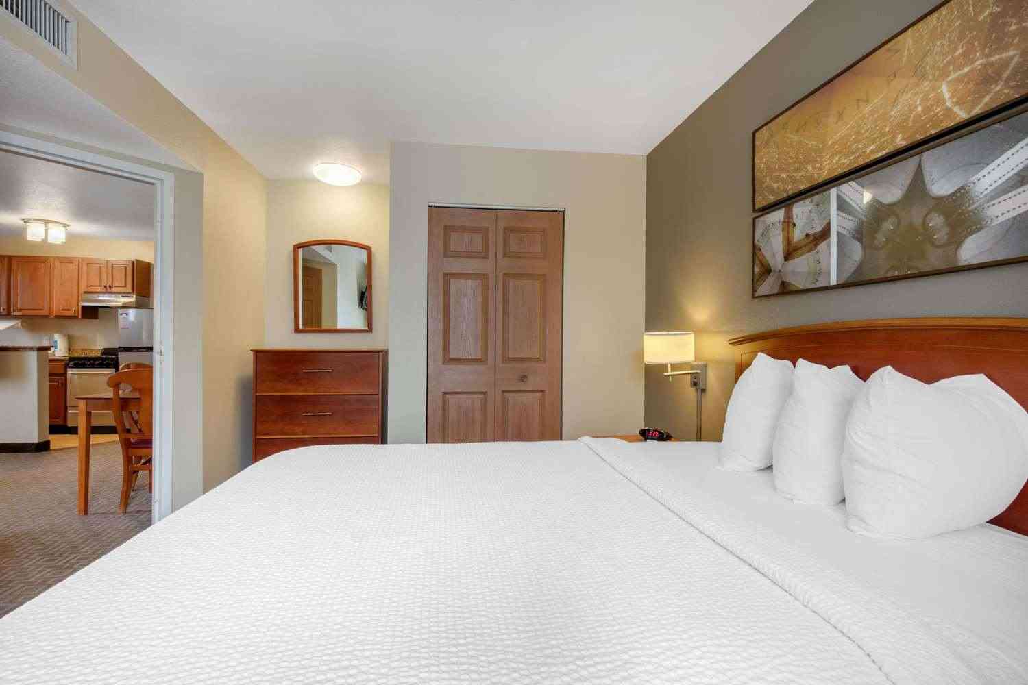 Birmingham, AL 的 Suburban Extended Stay Hotel Birmingham Homewood I