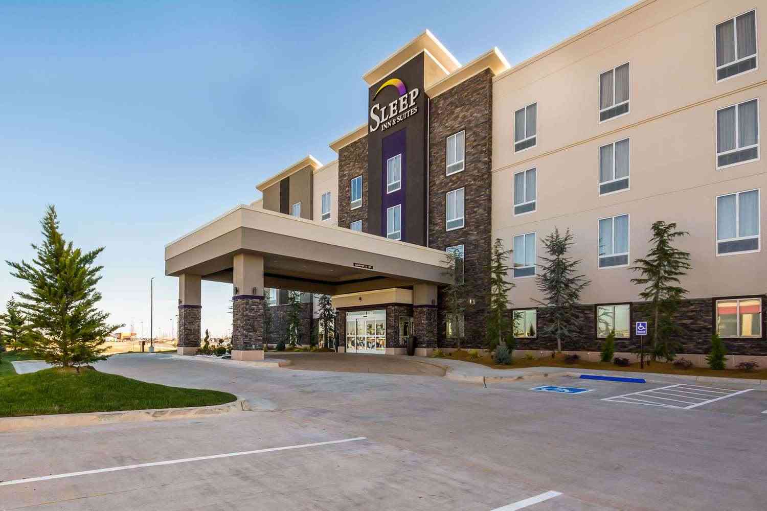 Sleep Inn and Suites Yukon в Oklahoma City, OK