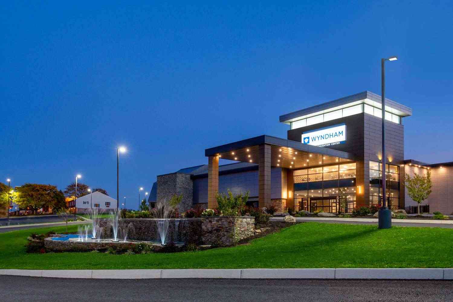 Wyndham Lancaster Resort and Convention Center в Lancaster, PA