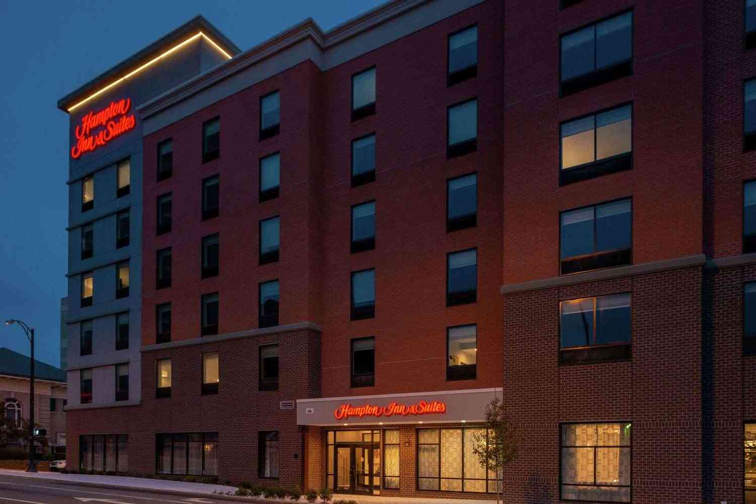 Winston-Salem, NCにおけるHampton Inn & Suites Winston-Salem Downtown 
