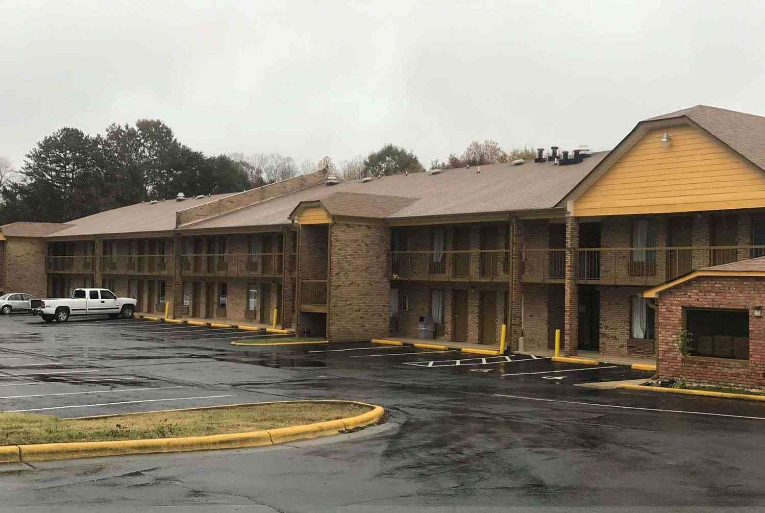 Days Inn by Wyndham King/Winston Salem Area в King, NC
